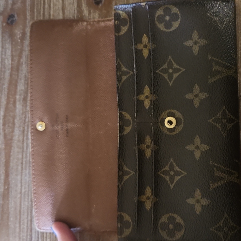Louis Vuitton Sarah Monogram Wallet - Picture 5 of 12